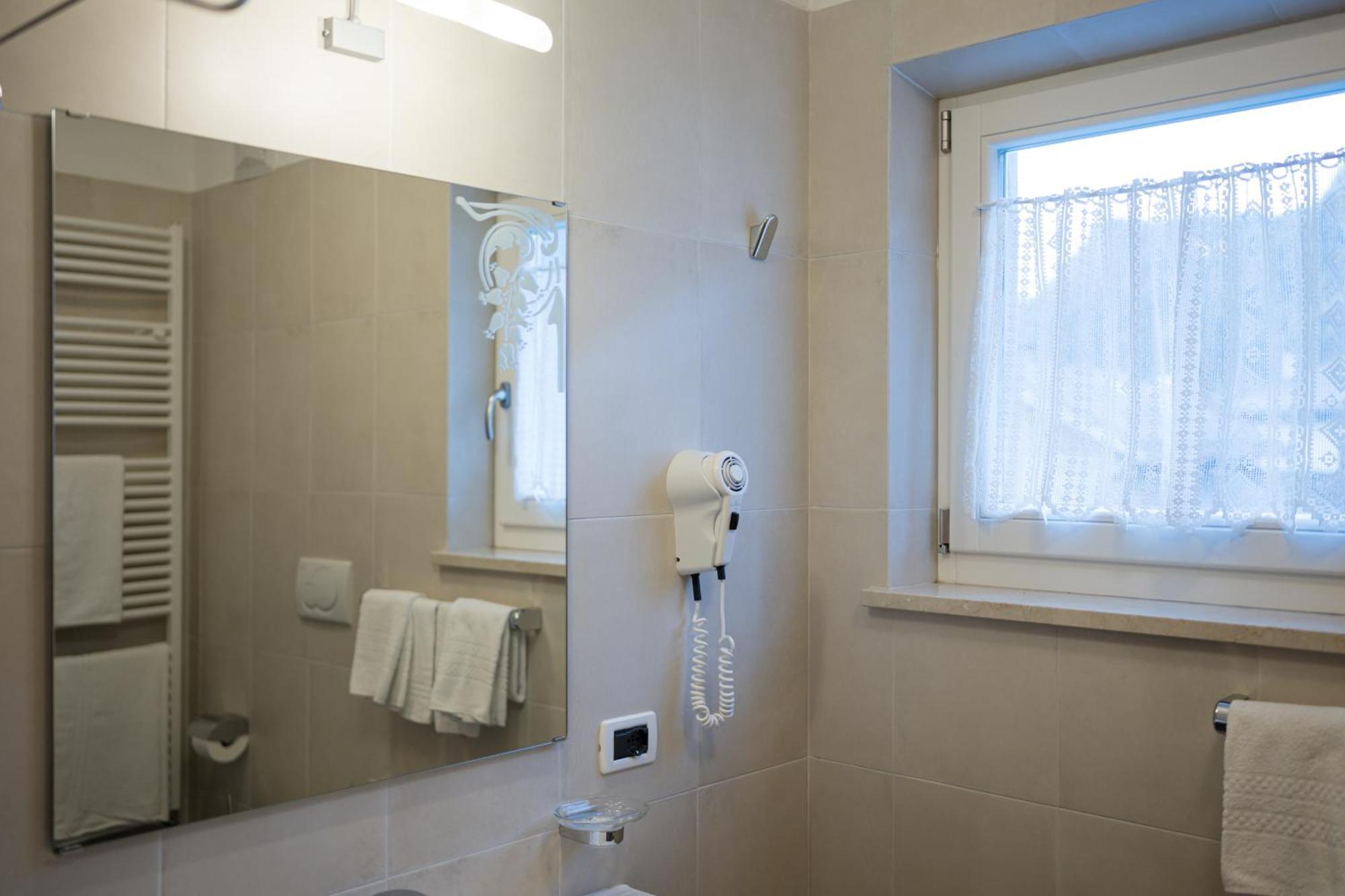 Hotel Crepei Pozza di Fassa Dış mekan fotoğraf
